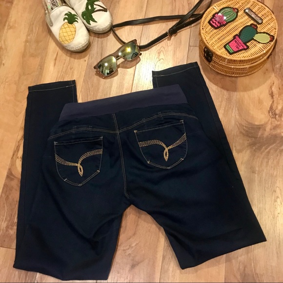 YMI Jeanswear Wannabettabutt Maternity Pants - Picture 3 of 5